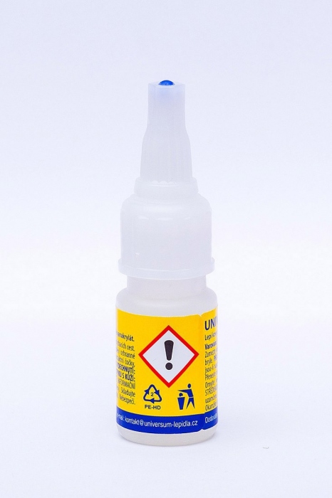 Lepidlo UNIVERSUM 10 g